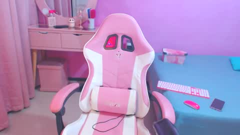 Snapshot of aldana_stone chatting on October 1, 1:22 am aldana_stone online show from October 1, 1:22 am