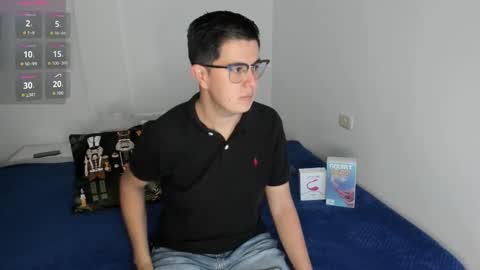 Snapshot of ale223735 chatting on November 8, 7:01 pm Alejandro Thamer online show from November 8, 7:01 pm