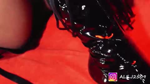 Snapshot of ale_2509 chatting on November 26, 8:10 pm Ale online show from November 26, 8:10 pm