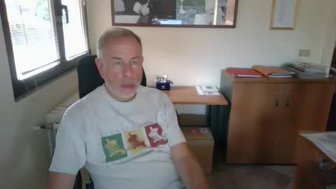 Snapshot of aleandela chatting on May 28, 4:26 pm aleandela online show from May 28, 4:26 pm