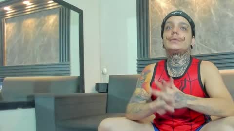 Snapshot of alec_lawrence chatting on December 19, 12:23 pm Juan de Dios Independent Model online show from December 19, 12:23 pm