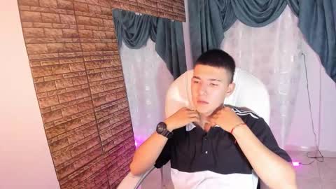 Aleck Boy online show from October 25, 7:19 pm