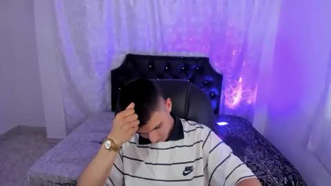 Aleck Boy online show from November 1, 7:05 pm