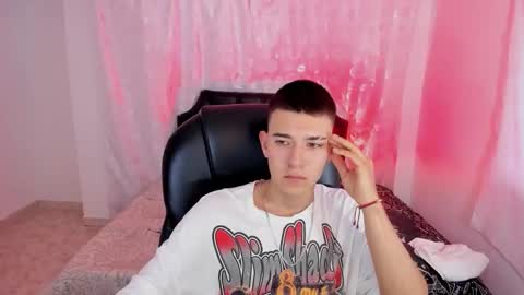 Aleck Boy online show from November 10, 6:51 pm