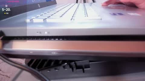 Alecxis online show from May 1, 6:56 pm