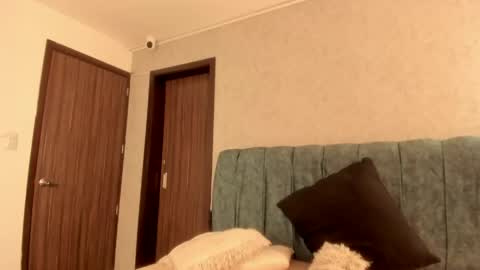 Aleera online show from April 29, 8:59 pm