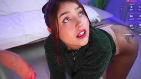 Snapshot of aleia_walker chatting on March 2, 2:51 am Aleeya online show from March 2, 2:51 am