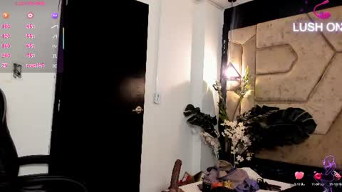 Snapshot of aleja__slav3 chatting on July 23, 9:13 pm aleja__slav3 online show from July 23, 9:13 pm