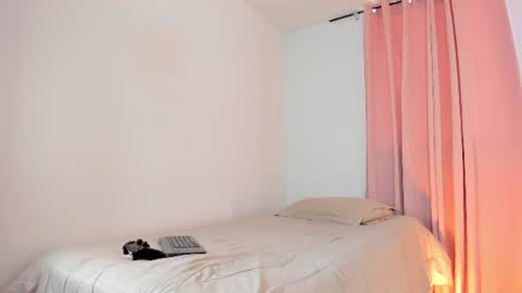 Snapshot of aleja_arango chatting on June 21, 8:22 pm Alejandra Arango online show from June 21, 8:22 pm