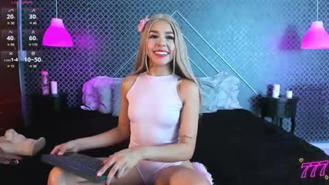 aleja_bloom online show from February 20, 12:05 pm