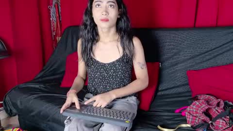 Snapshot of aleja_spearsx chatting on May 15, 12:01 pm Alejandra online show from May 15, 12:01 pm
