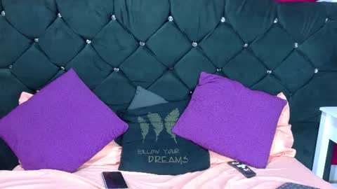 Snapshot of aleja_spearsx chatting on June 10, 12:04 pm Alejandra online show from June 10, 12:04 pm