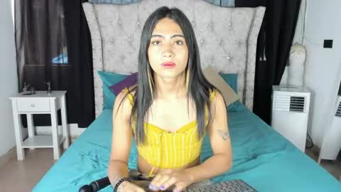 Snapshot of aleja_spearsx chatting on June 18, 12:09 pm Alejandra online show from June 18, 12:09 pm