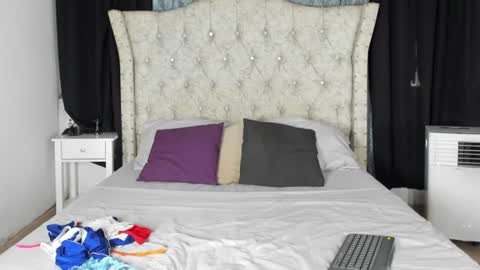 Snapshot of aleja_spearsx chatting on June 20, 12:08 pm Alejandra online show from June 20, 12:08 pm