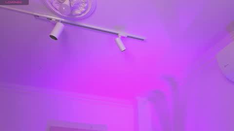 Alejandra online show from November 17, 11:05 am