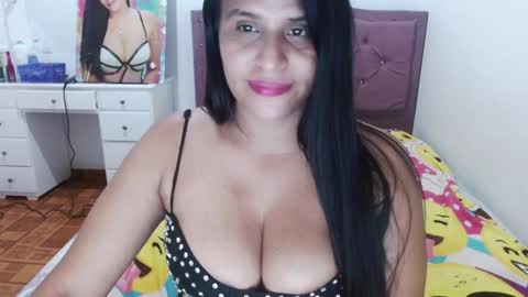Snapshot of alejaa_milk chatting on December 28, 12:13 pm Alejandra --independent model online show from December 28, 12:13 pm