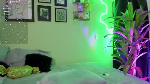 Snapshot of alejaaqueen_ chatting on October 15, 11:38 pm Aleja Queen online show from October 15, 11:38 pm