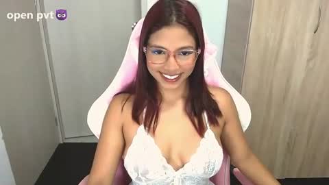 Aleja Harker  online show from June 17, 10:21 pm