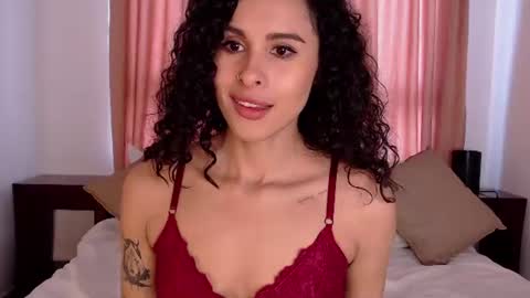 Snapshot of alejandraray chatting on June 18, 7:51 pm Danna Ray online show from June 18, 7:51 pm