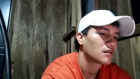 Snapshot of alejandro_miuller chatting on May 16, 9:39 am alejandro_miuller online show from May 16, 9:39 am