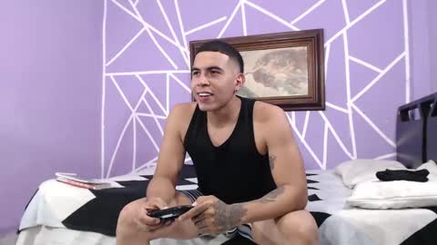 Snapshot of alejandrocock23 chatting on November 3, 11:11 am alejandrocock online show from November 3, 11:11 am