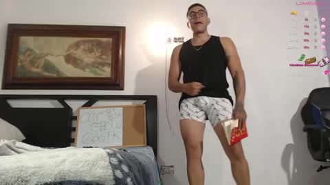 Snapshot of alejandrocock23 chatting on May 29, 10:46 am alejandrocock online show from May 29, 10:46 am
