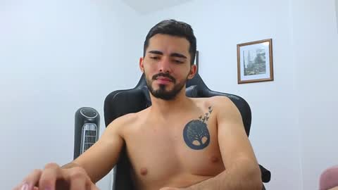 alejandroo_7 online show from December 27, 10:26 pm