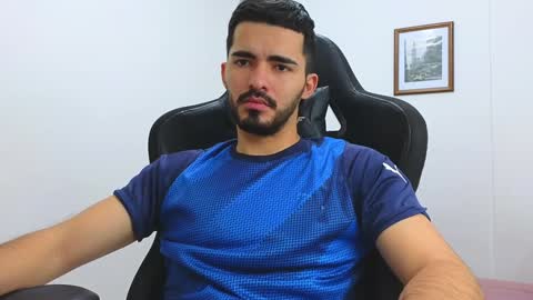 alejandroo_7 online show from January 17, 10:56 pm