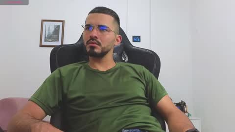 alejandroo_7 online show from November 19, 7:58 pm