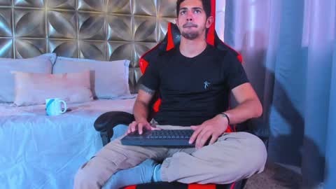 Alejo  online show from January 26, 8:02 pm