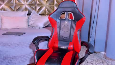 Alejo  online show from February 6, 2:11 am