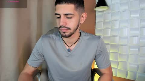 Snapshot of alejandrostorm chatting on April 1, 4:46 am Alejo online show from April 1, 4:46 am