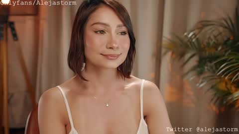 Snapshot of alejastorm chatting on January 11, 2:27 am Alejandra online show from January 11, 2:27 am