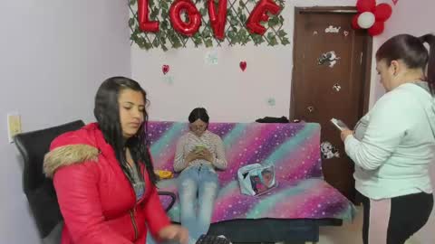 Snapshot of alejita_smithh chatting on March 11, 12:28 pm zoe and Kataleya online show from March 11, 12:28 pm