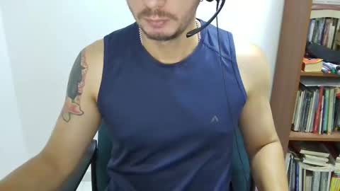 Snapshot of alejo_camboy chatting on January 12, 7:02 am Alejo online show from January 12, 7:02 am