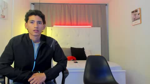 alejo_exotic online show from April 26, 2:42 am