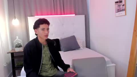 alejo_exotic online show from May 9, 12:21 pm