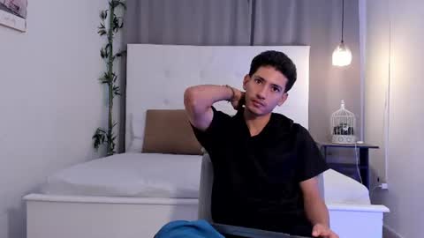 alejo_exotic online show from July 18, 12:20 pm