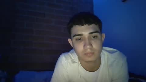 alejo_gray1 online show from October 19, 11:05 pm