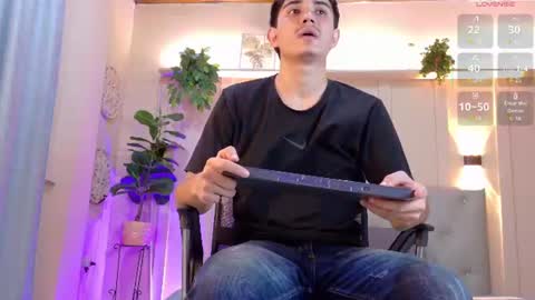 alejo_gray1 online show from July 9, 4:27 am