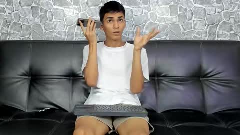 alejo peverell online show from November 17, 7:52 pm