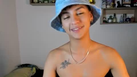 Snapshot of alejoo_storms chatting on July 21, 1:52 am alejo online show from July 21, 1:52 am