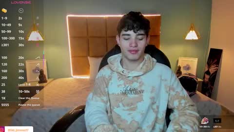 Snapshot of alejootwink chatting on September 21, 3:30 am ALejoo Saenz online show from September 21, 3:30 am