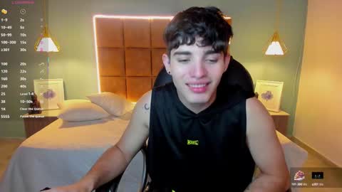 Snapshot of alejootwink chatting on September 24, 11:41 pm ALejoo Saenz online show from September 24, 11:41 pm