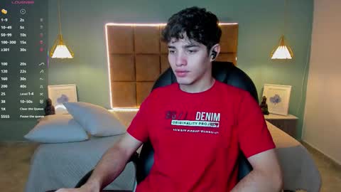 Snapshot of alejootwink chatting on October 3, 12:40 am ALejoo Saenz online show from October 3, 12:40 am