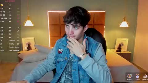 Snapshot of alejootwink chatting on October 7, 2:53 am ALejoo Saenz online show from October 7, 2:53 am