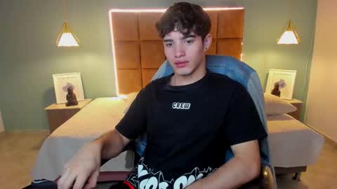 Snapshot of alejootwink chatting on October 7, 5:32 pm ALejoo Saenz online show from October 7, 5:32 pm