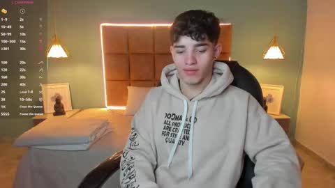 Snapshot of alejootwink chatting on October 15, 3:17 am ALejoo Saenz online show from October 15, 3:17 am