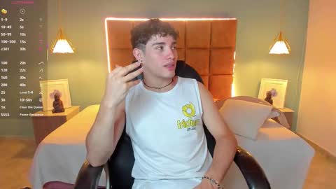 Snapshot of alejootwink chatting on October 23, 2:22 am ALejoo Saenz online show from October 23, 2:22 am