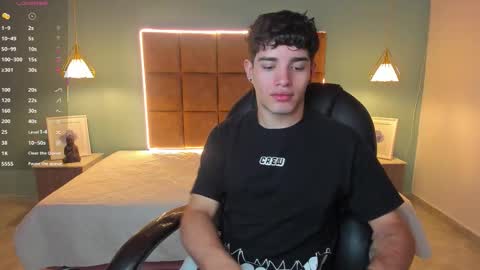 Snapshot of alejootwink chatting on October 27, 12:58 am ALejoo Saenz online show from October 27, 12:58 am